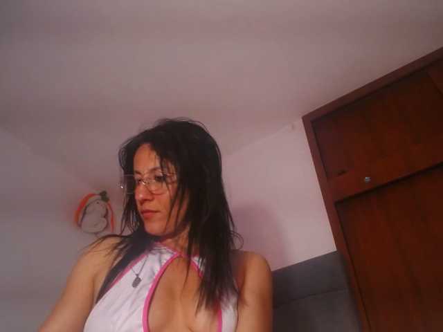 RubyErotic live cam on BongaCams