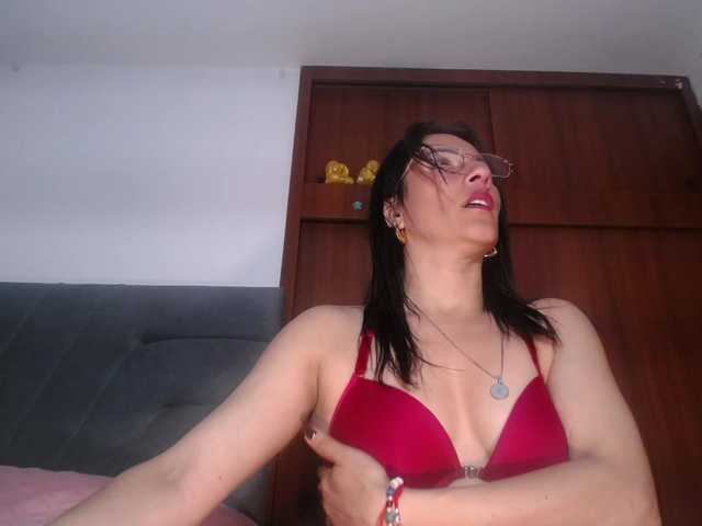 RubyErotic live cam on BongaCams