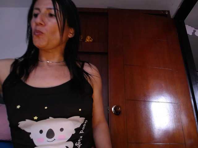 RubyErotic live cam on BongaCams