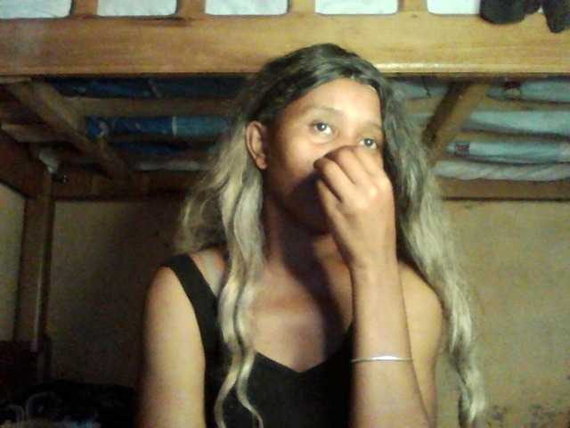 KarlaLuv's BongaCams show and profile