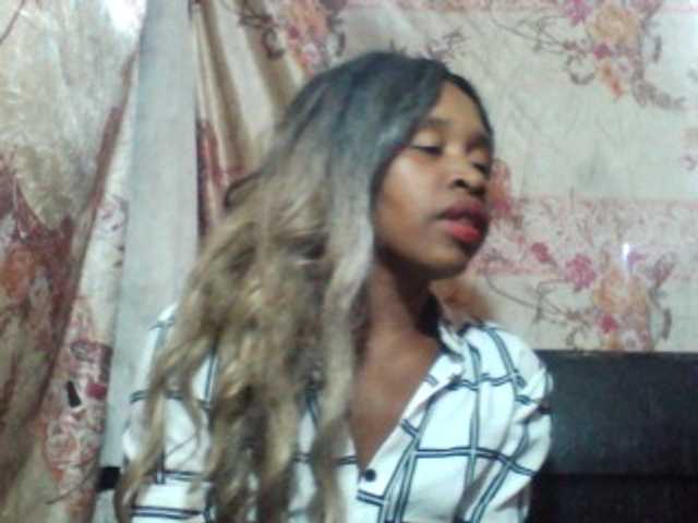 KarlaLuv live cam on BongaCams
