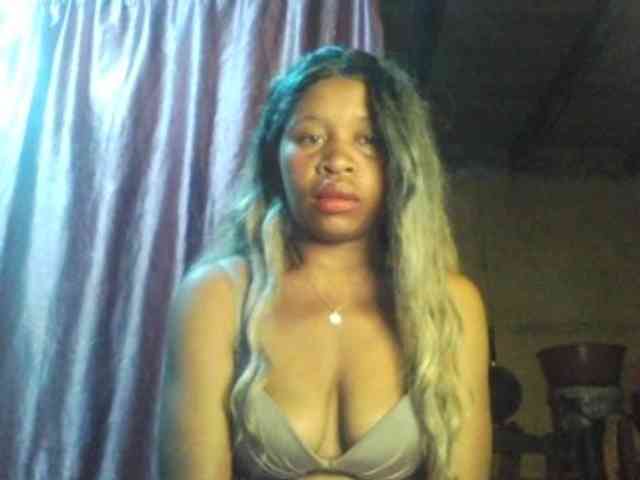 KarlaLuv webcam