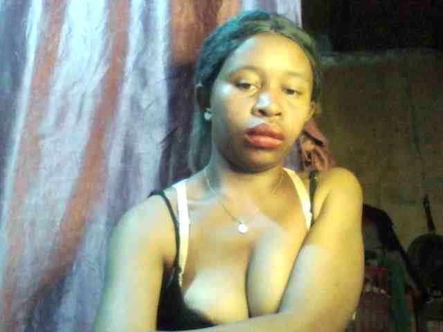 KarlaLuv webcam