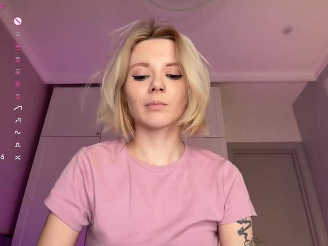 Alicee-teasee, en directo ahora en BongaCams