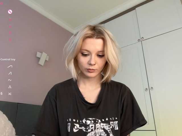 Alicee-teasee, en directo ahora en BongaCams