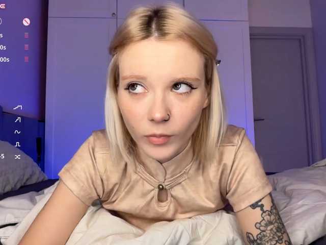Alicee-teasee live cam on BongaCams