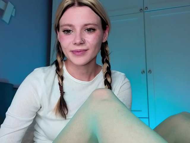 alicee-teasee cam belle