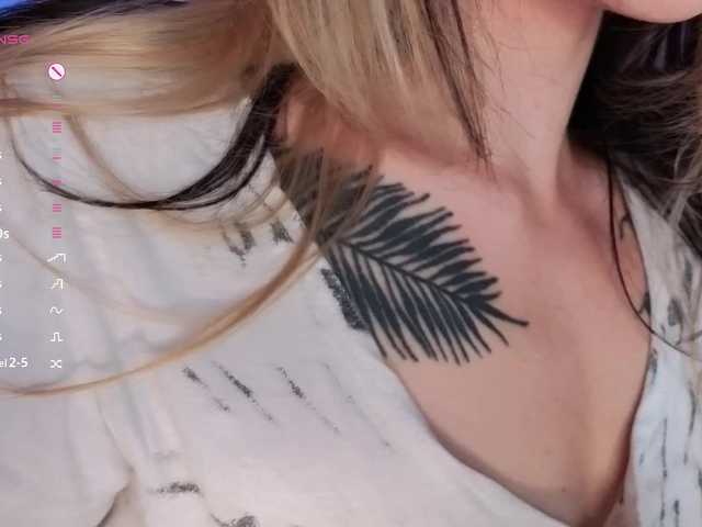 Alicee-teasee live webcam show