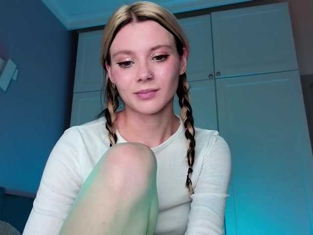 alicee-teasee cam belle