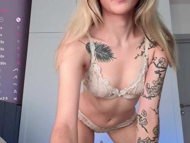 Alicee-teasee live webcam show