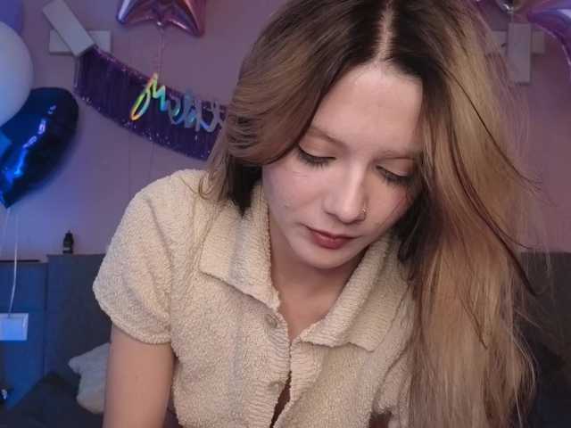 Alicee-teasee's BongaCams show and profile