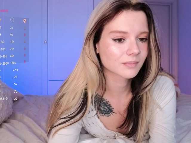Alicee-teasee live webcam show