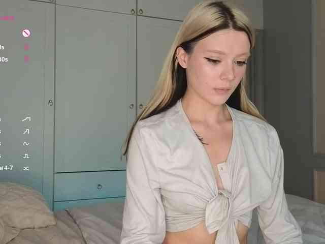 Alicee-teasee webcam
