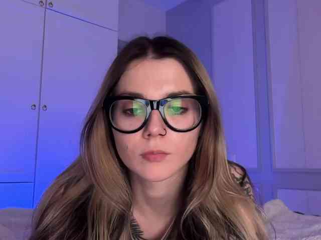 Alicee-teasee webcam