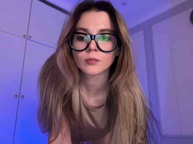 Alicee-teasee webcam