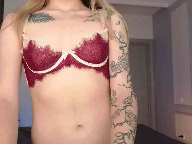 Alicee-teasee webcam