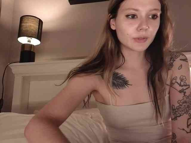 Alicee-teasee webcam
