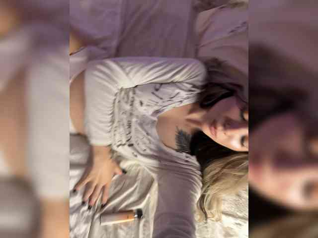 Alicee-teasee webcam