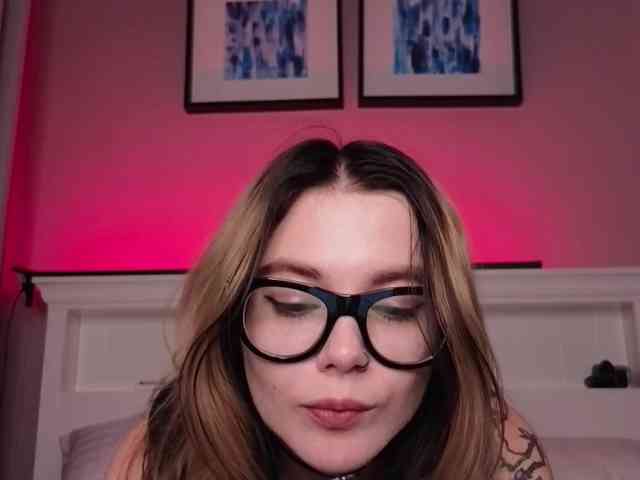 Alicee-teasee webcam