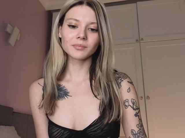 Alicee-teasee webcam