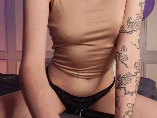 Alicee-teasee webcam