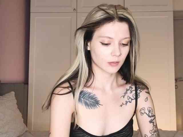 Alicee-teasee webcam