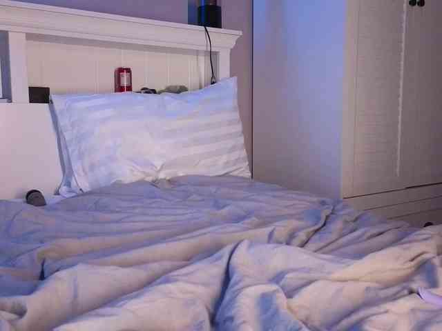 Alicee-teasee webcam