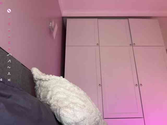 Alicee-teasee webcam