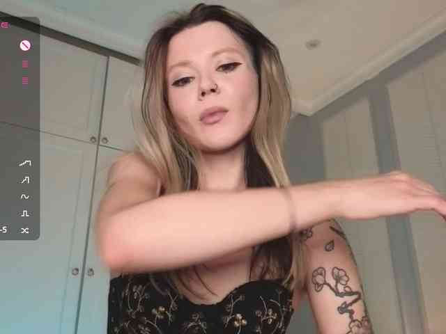 Alicee-teasee webcam