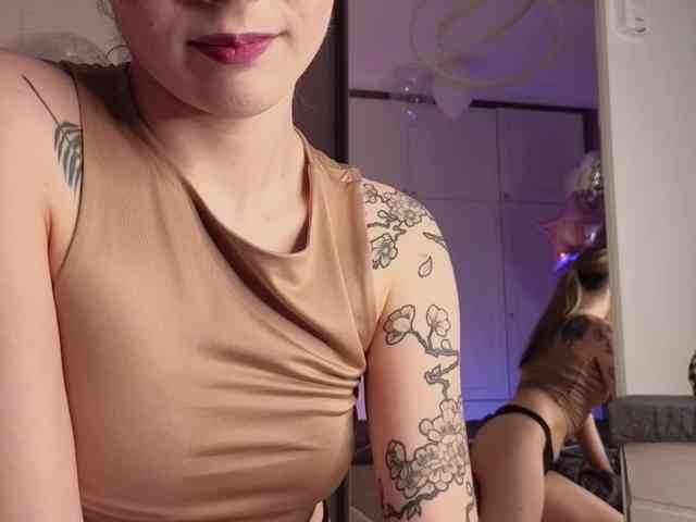 Alicee-teasee webcam