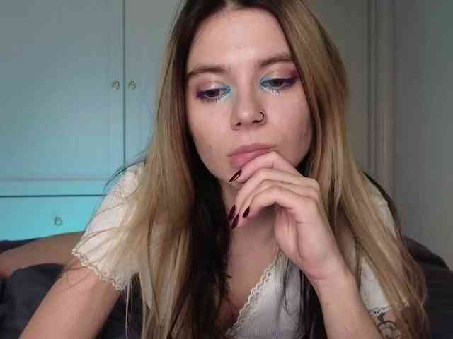 Alicee-teasee webcam