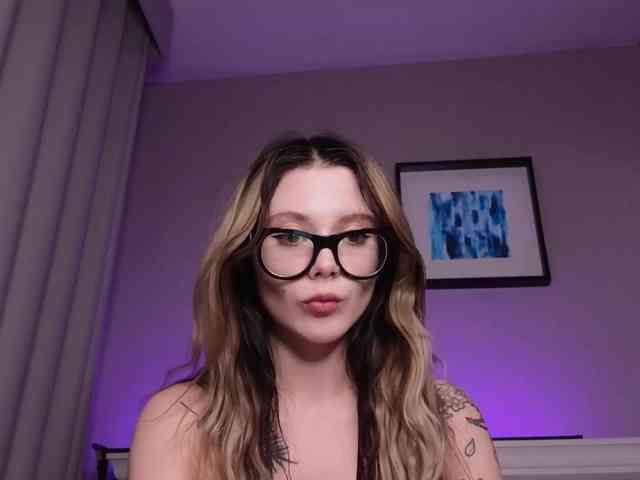 Alicee-teasee webcam