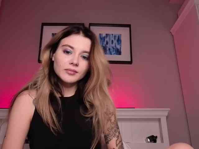 Alicee-teasee webcam