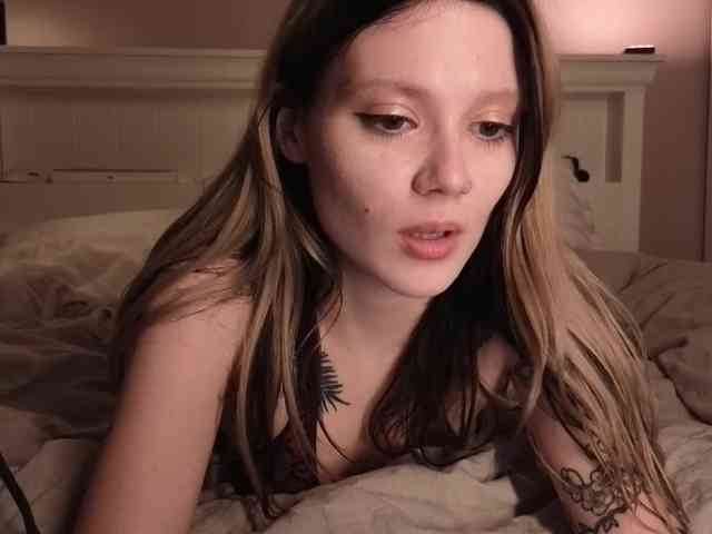 Alicee-teasee webcam