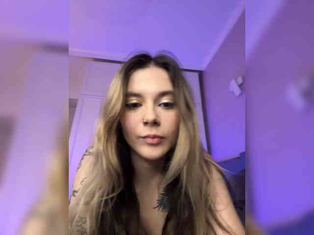Alicee-teasee webcam