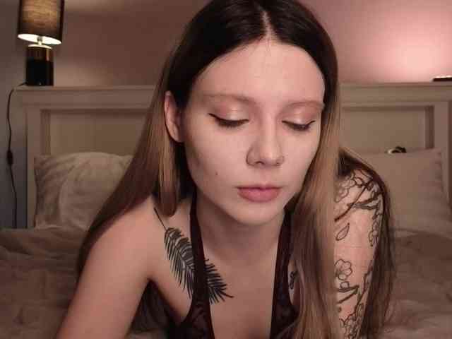 Alicee-teasee webcam