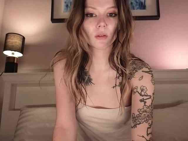 Alicee-teasee webcam