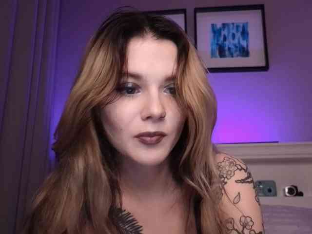 Alicee-teasee webcam