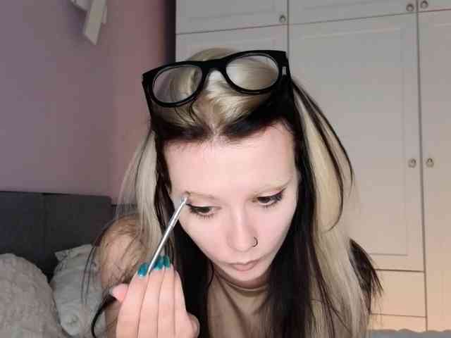 Alicee-teasee webcam