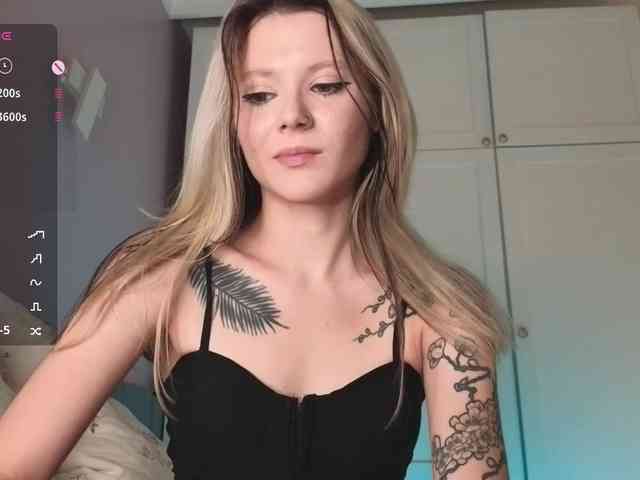 Alicee-teasee webcam