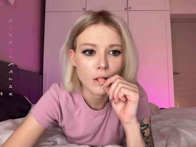 Alicee-teasee webcam