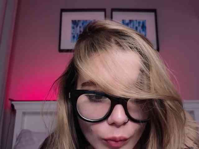 Alicee-teasee webcam