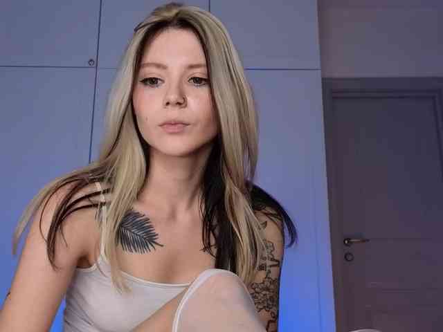 Alicee-teasee Alicee-teasee