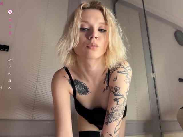 Model: Alicee-teasee
