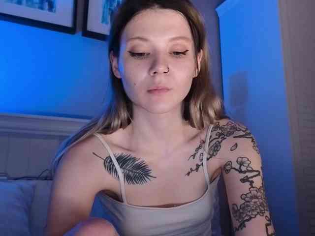 Alicee-teasee webcam