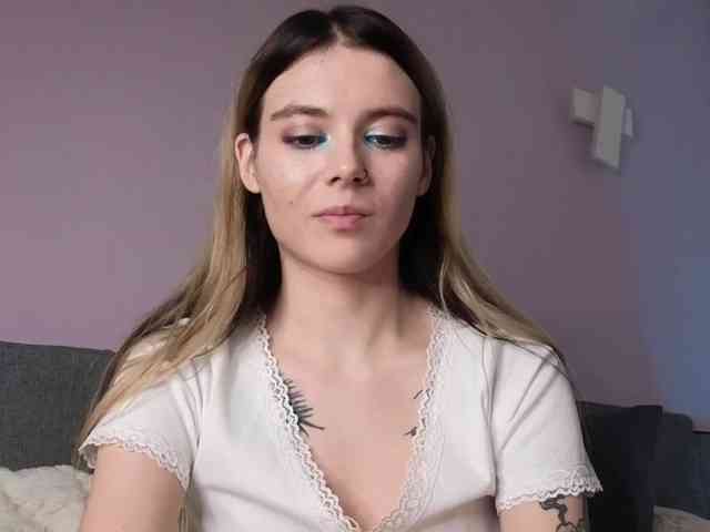Alicee-teasee webcam