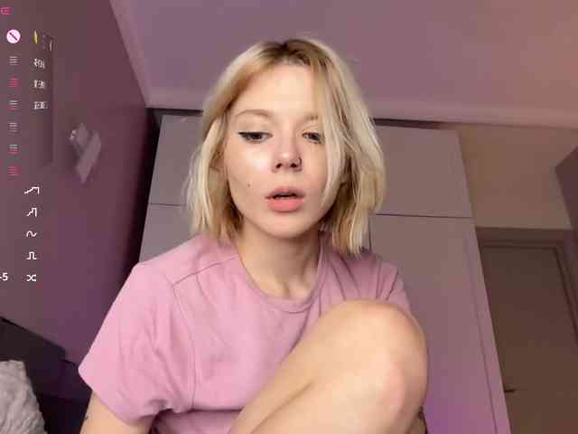 Alicee-teasee webcam