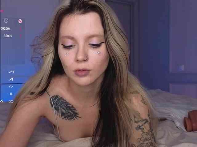 Alicee-teasee webcam