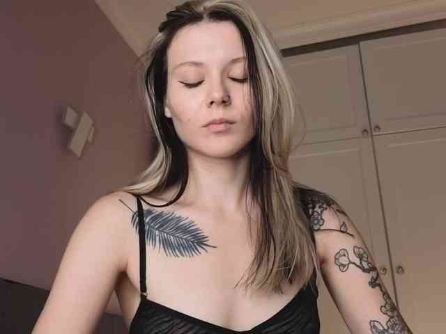 Alicee-teasee Sex Cam Show