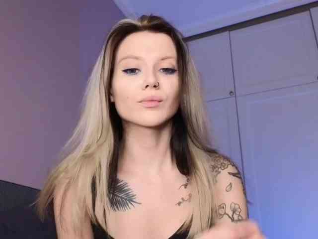 Alicee-teasee webcam
